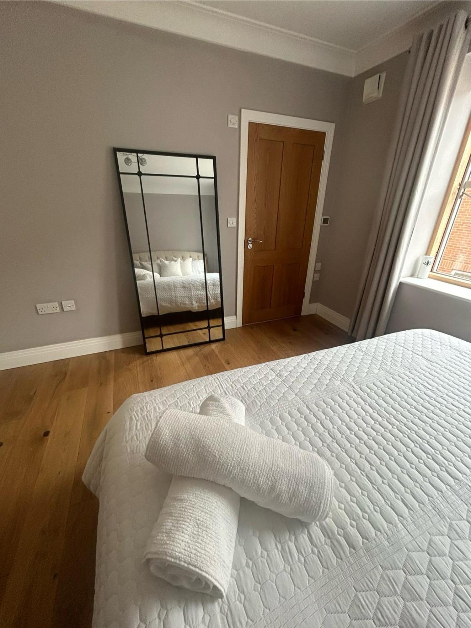 Royal Windsor Super King Ensuite - Free Parking Екстер'єр фото